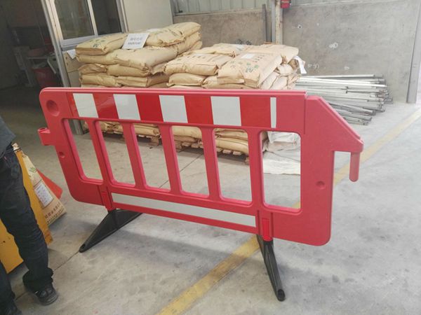 TB223 2 - Plastic Road Fence Barrier Traffic Barricade TB223